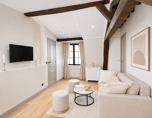 Living area - 1595 Chapon (Paris)