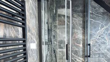 Comfort Apartment, Courtyard View | Bathroom