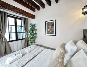 Iron/ironing board, free WiFi - 1595 Chapon (Paris)