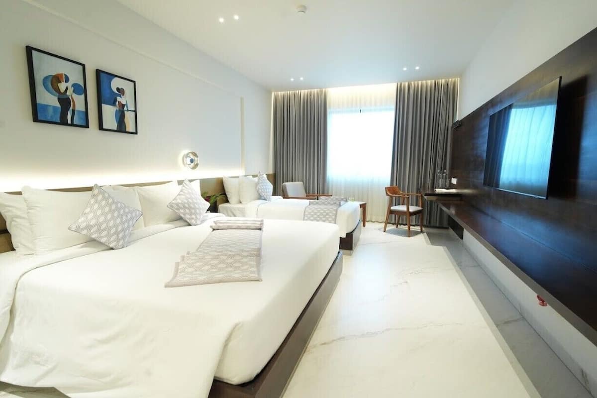 Family Triple Room, City View