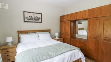 3 bedrooms, individually decorated, individually furnished, free WiFi