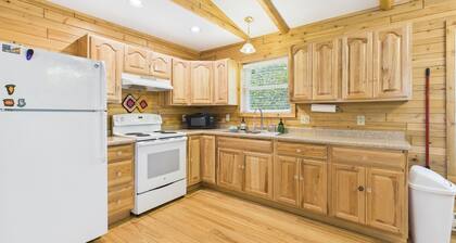 Camp Take 5-Secluded 2 Bedroom Cabin-15 Miles to Munising