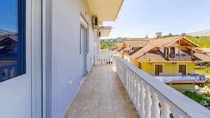 Unclassified image, 5 of 50, button - Castle Serenity Home 3BR With Free Parking (Lazarat)