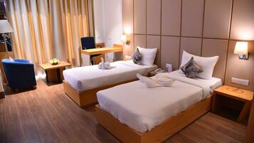 Executive Double Room, City View | Desk, free WiFi