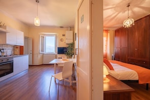 1 chambre, fer et planche à repasser, Wi-Fi gratuit, draps fournis