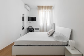 3 chambres, fer et planche à repasser, Wi-Fi gratuit, draps fournis