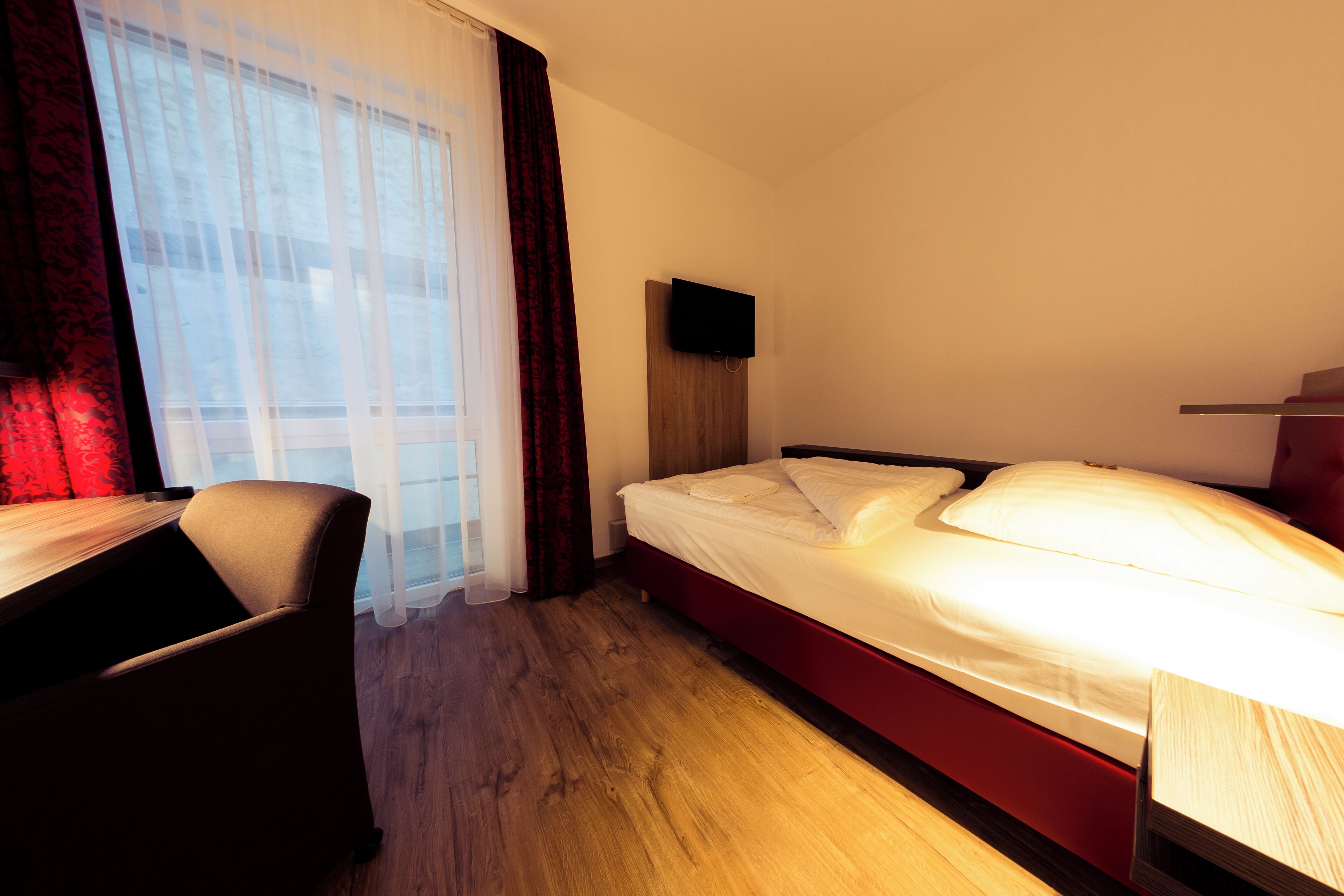 Standardenkeltværelse - byudsigt | Arbejdsområde til bærbare computere, gratis Wi-Fi