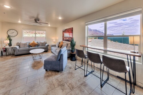23A1 Two King Suites, Views, Shared Pool & Hot Tub