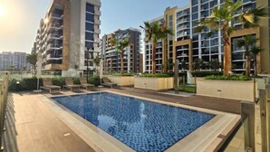 Unclassified image, 3 of 22, button - Elegant Studio w Pool Gym Near Downtown Dubai (Dubai)