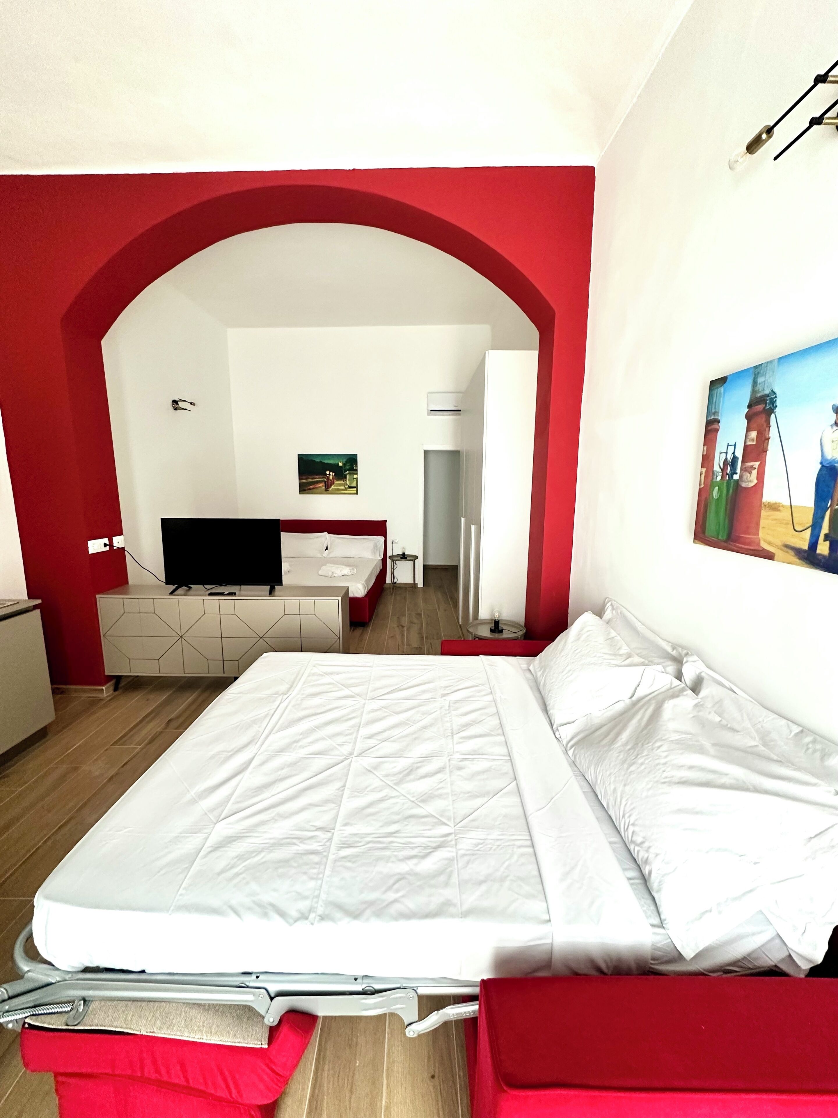 Deluxe Studio, 1 Queen Bed with Sofa bed, Private Bathroom | Living area