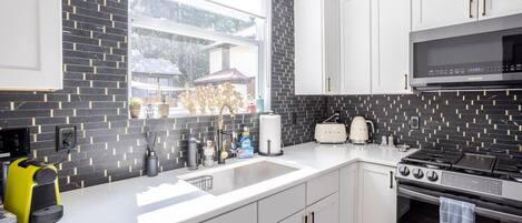 Fridge, microwave, oven, stovetop