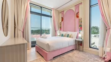 5 bedrooms, in-room safe, iron/ironing board, free WiFi