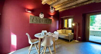 LoVi House, App. Bacchus. A finely renovated accommodation for Roman couples