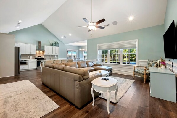 House, 4 Bedrooms | Living area | Smart TV - 34 Pipedown Way 4 Bedroom Home (Pawleys Island)