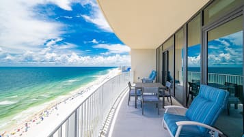 Condo, 3 Bedrooms | Property grounds