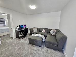 2 chambres, fer et planche à repasser, Wi-Fi, draps fournis
