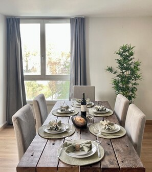 Living area - 1593 Charonne (Paris)