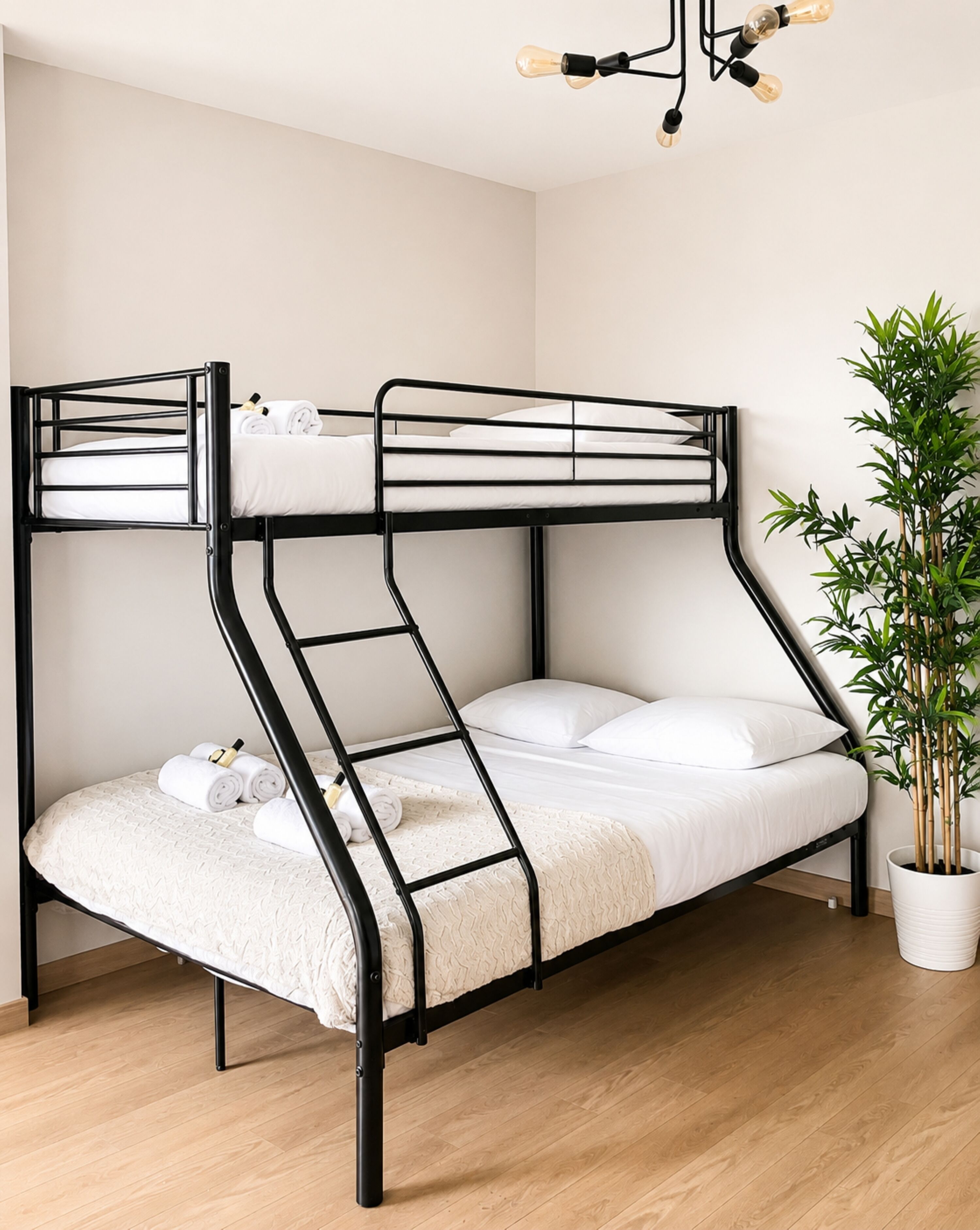 Appartement Familial, vue ville | Coin séjour | TV connectée de 80 cm avec chaînes numériques