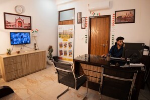 Lobby - Peaceful 1BHK Near Taj | Kitchen + Breakfast (Lucknow)