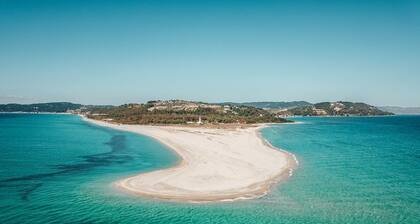 Chalkidiki's Seaview Escape - Cozy Summer Getaway