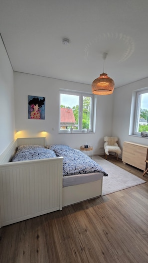3 makuuhuonetta, vauvan matkasänky, ilmainen Wi-Fi, vuodevaatteet