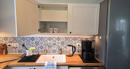 Cozy half of the house near the lake with barbecue, within walking distance of the bathing area & Satama