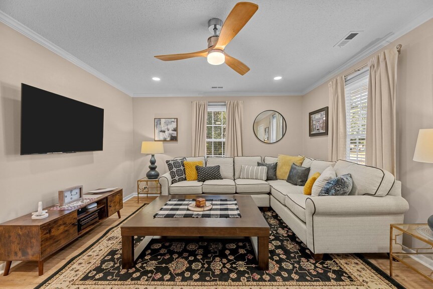 Pet-friendly 3br W/fenced Yard & King Bed Near Downtown - 뉴 베른