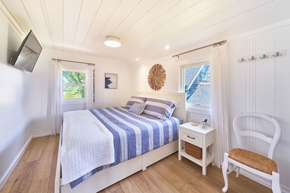 2 bedrooms, iron/ironing board, travel cot, free WiFi