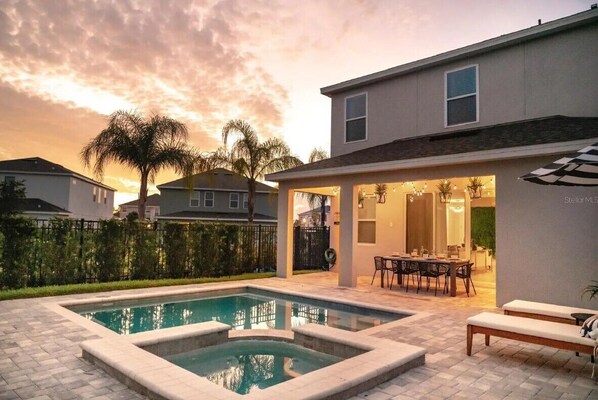 Piscine extérieure, piscine chauffée