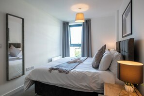 Apartment, 2 Bedrooms | Iron/ironing board