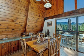 House, Multiple Beds, Hot Tub, Mountain View (Yosemite Pines Cabin) | Dining - Yosemite Pines Cabin - Sleeps 6 (Big Bear Lake)