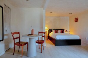 1 soverom, skrivebord, wi-fi og sengetøy