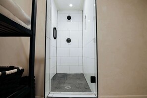 Interior - Spanish Tiny Home – Near Beach, Las Olas & Airport (Fort Lauderdale)