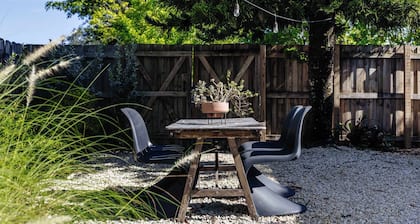 Spanish Tiny Home – Near Beach, Las Olas & Airport