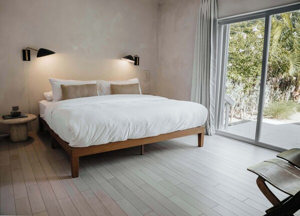 3 bedrooms, desk, iron/ironing board, WiFi