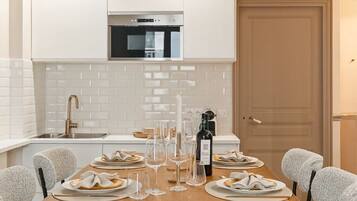 Superior-Apartment, Stadtblick | Eigene KĂŒche | Espressomaschine, Wasserkocher, Toaster