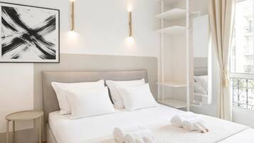 Superior-Apartment, Stadtblick | Bügeleisen/Bügelbrett, Reisekinderbett, kostenloses WLAN, Bettwäsche