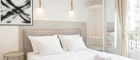 Superior apartman, kilátással a városra | Vasaló/vasalódeszka, hordozható kiságy, ingyenes wifi és ágynemű