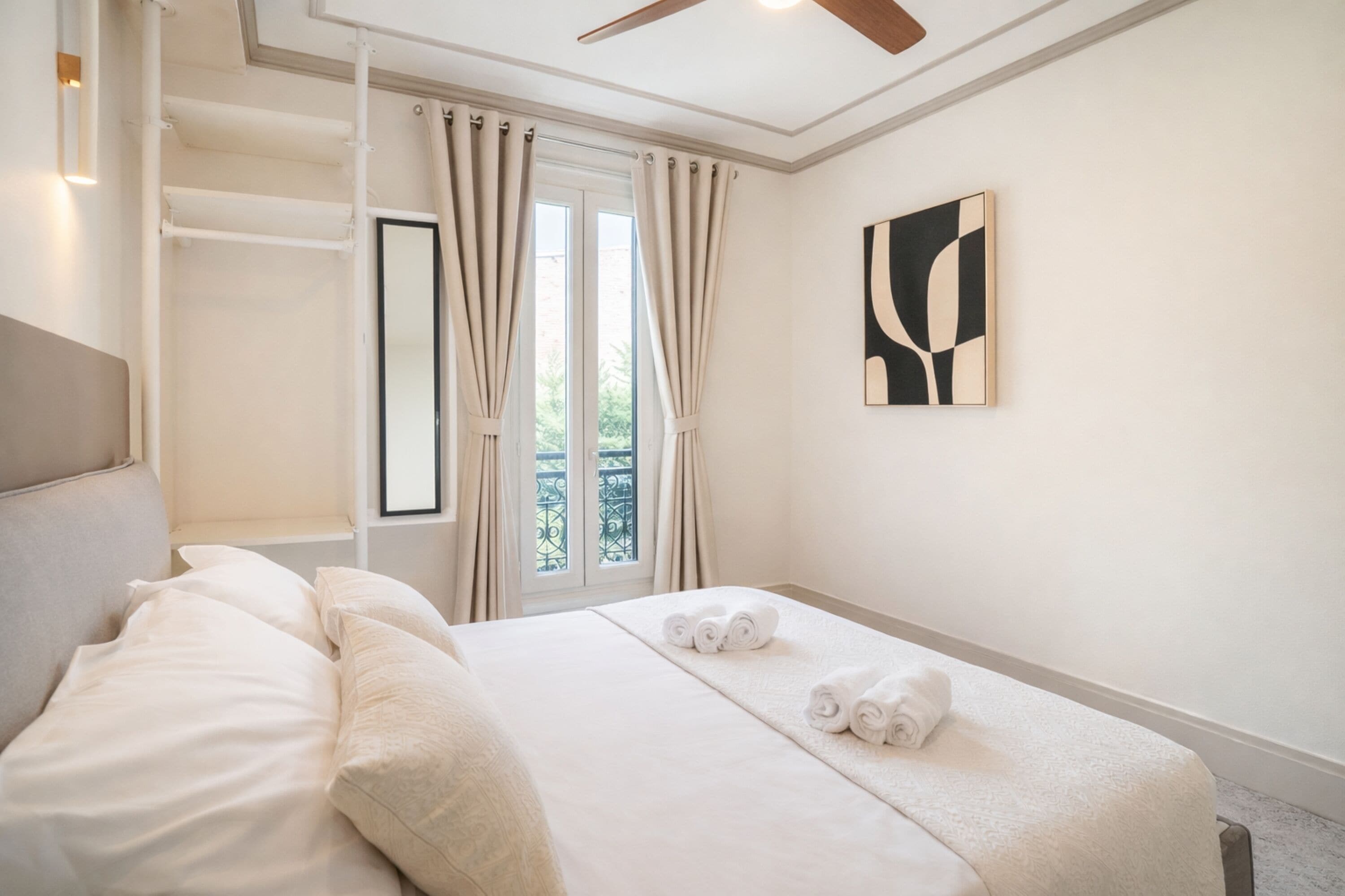 Superior Apartment, City View | Iron/ironing board, travel cot, free WiFi, bed sheets