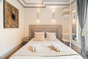 Setrika/meja setrika, tempat tidur bayi, Wi-Fi gratis, dan seprai linen