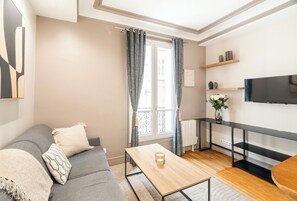 80-公分智慧型電視，提供數位頻道