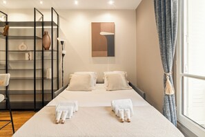 80-cm Smart TV with digital channels