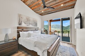 3 chambres, fer et planche à repasser, Wi-Fi, draps fournis