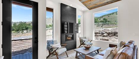 テレビ、DVD プレーヤー、書庫、ステレオ