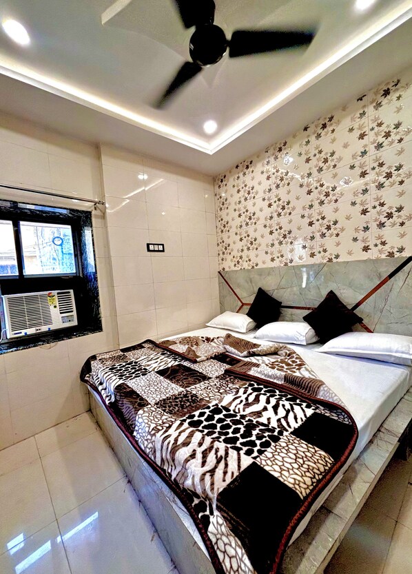 Dobbeltrom – deluxe | Skrivebord og wi-fi (inkludert)