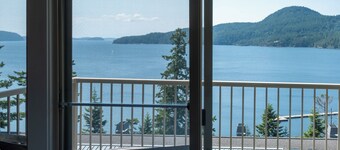 Adventure Awaits—Secluded Orcas Island Stay | Hillside 1951
