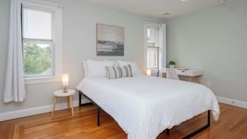 2 bedrooms, desk, iron/ironing board, free WiFi