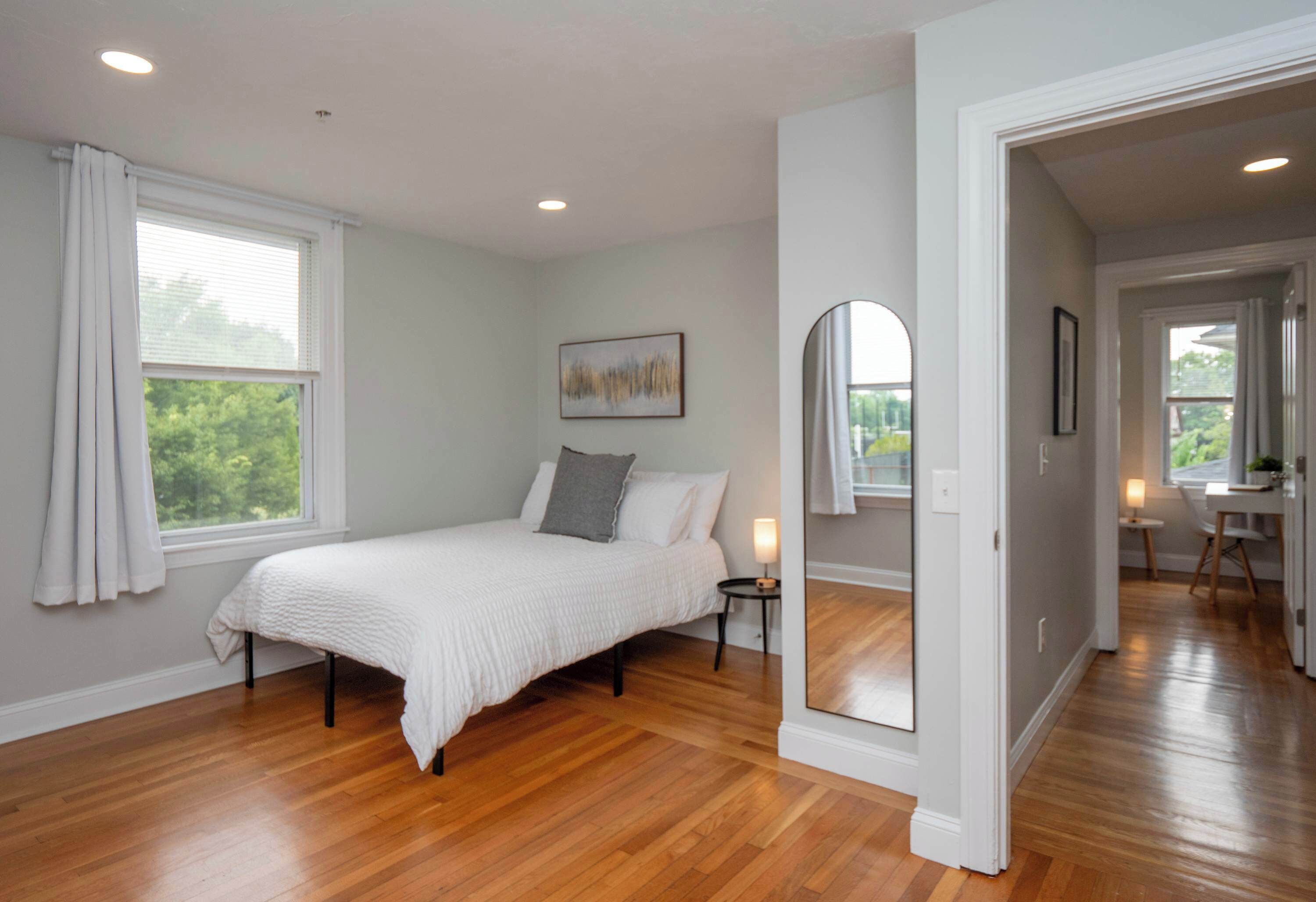 2 bedrooms, desk, iron/ironing board, free WiFi