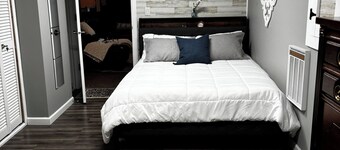  Private 2 BR Lower-Level Retreat Woods & Wildlife, within 10 min of Wis Dells