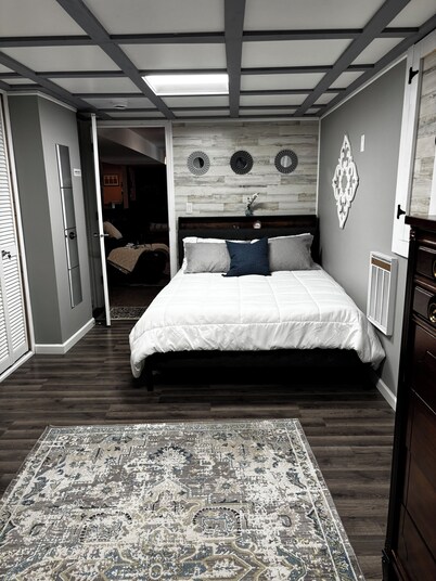  Private 2 BR Lower-Level Retreat Woods & Wildlife, within 10 min of Wis Dells